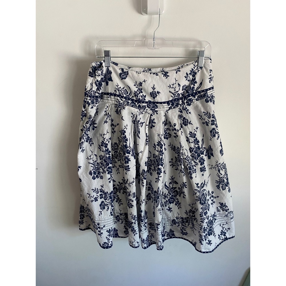 St Johns Bay Womens Blue White Floral Cotton A-Line Pleated Skirt Size 12 Toile - Picture 2 of 4